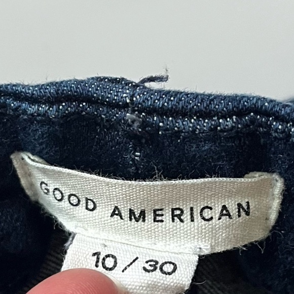 Good American • Blue 224 Good Legs Straight Crop Jeans - Picture 7 of 9